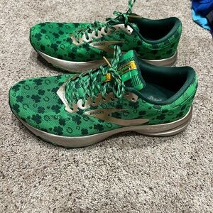 Brooks Launch 6 Green Shamrock Running Shoes